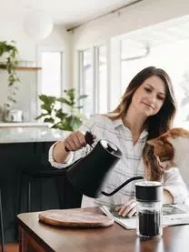 Fellow Kaffeedripper Und Abtropfbecher-Set Stagg, 2-tlg. 6 Fellow Kaffeedripper Und Abtropfbecher-Set Stagg, 2-tlg. – Bild 4